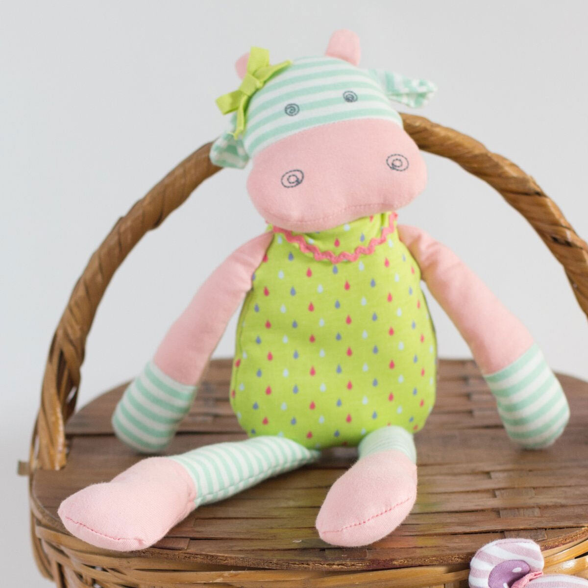 Organic Farm Buddies 35cm Belle The Cow Kids/Baby Soft Plush Animal Play Toy 0+ — image 2