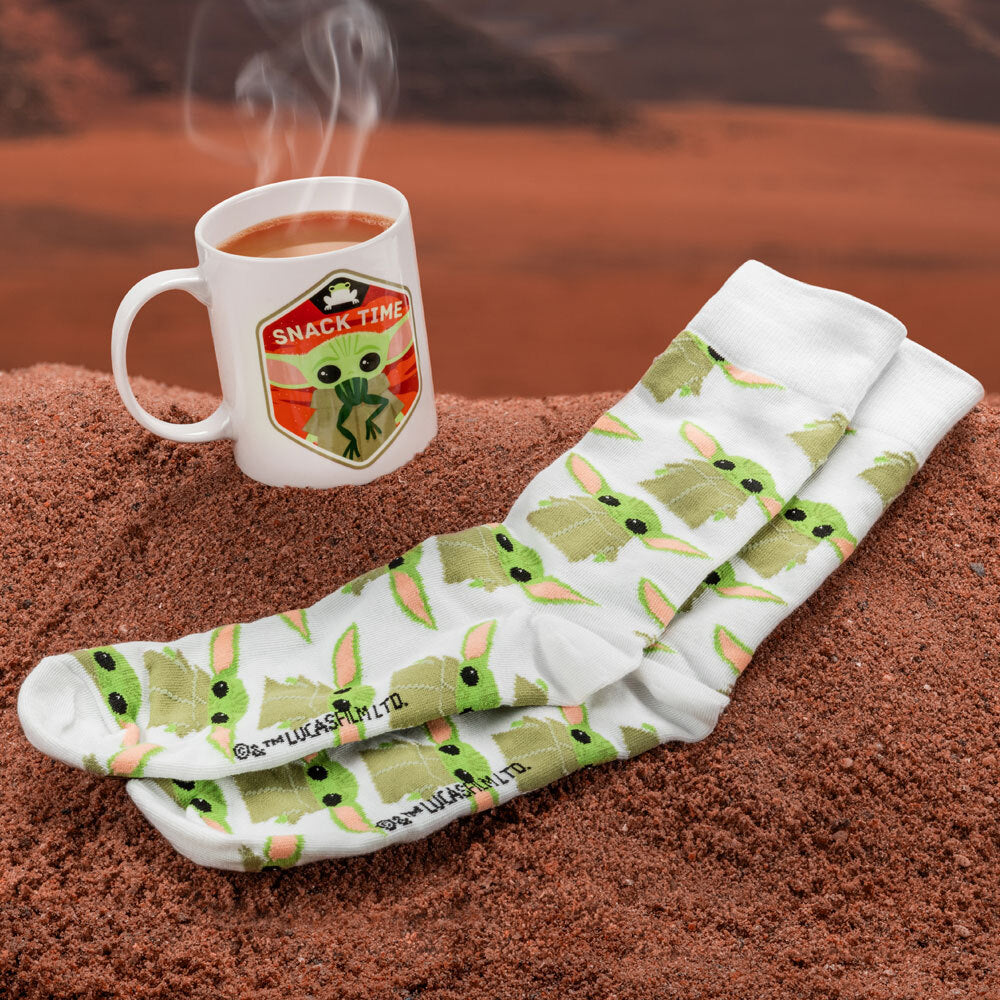 Star Wars The Mandalorian The Child Double Sided Mug & Socks Set White/Green — image 5