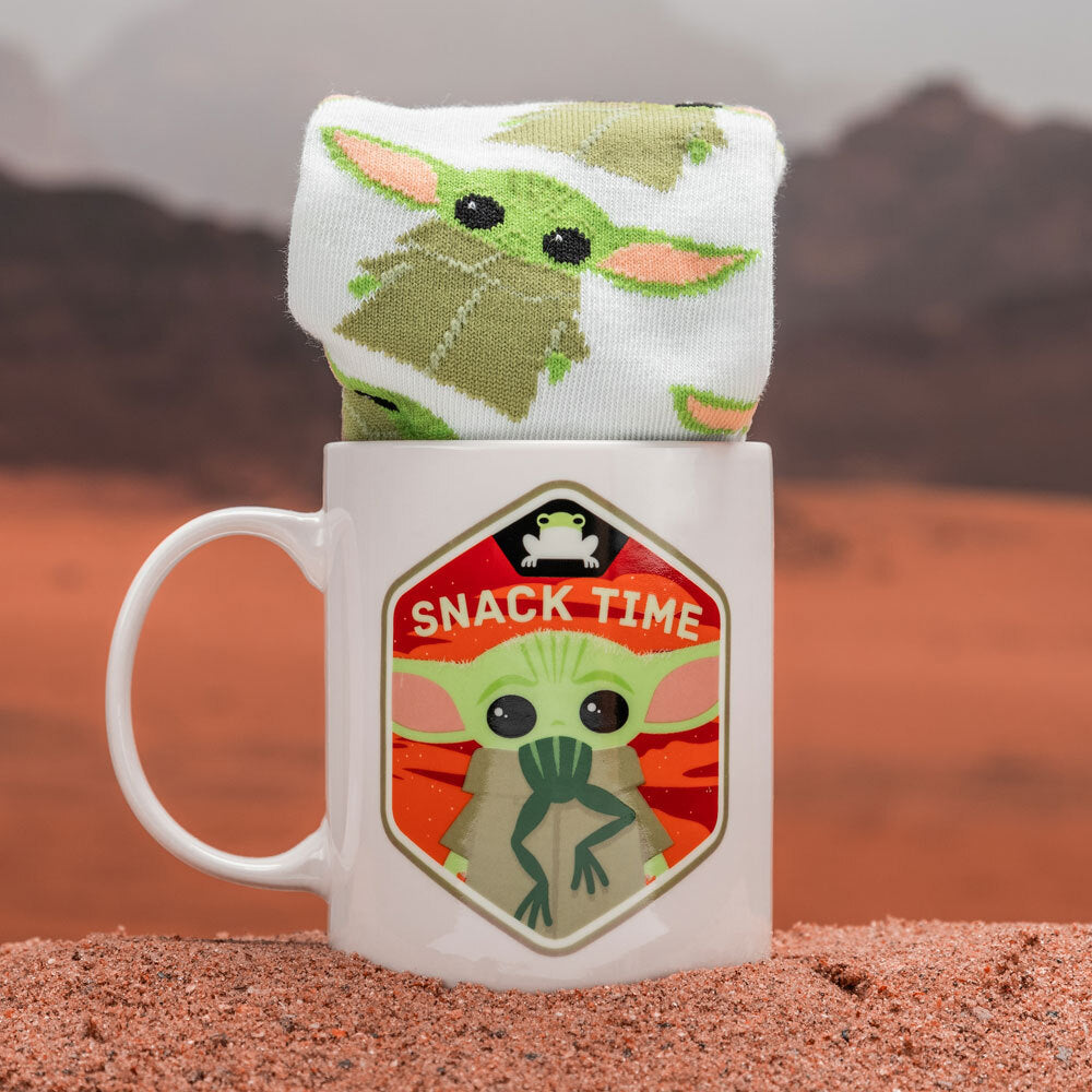 Star Wars The Mandalorian The Child Double Sided Mug & Socks Set White/Green — image 6