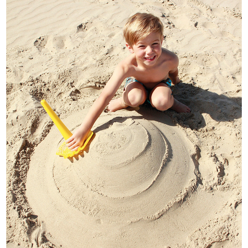 Quut Triplet 24.5cm Beach Toys Shovel/Sieve/Rake/Funnel for Kids Mellow Yellow — image 2