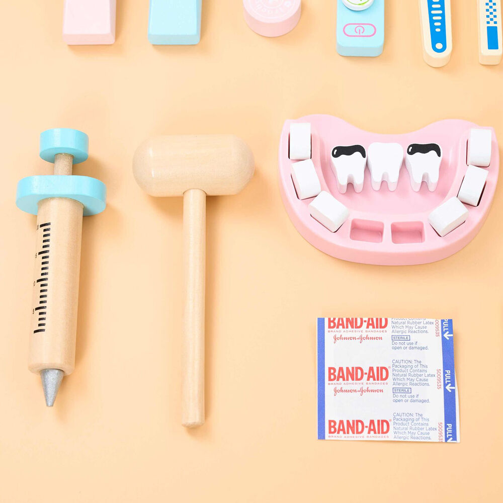 Quack 3y+ Medical Play Set Pretend Toy Timber Doctors & Dentist Kit — image 9
