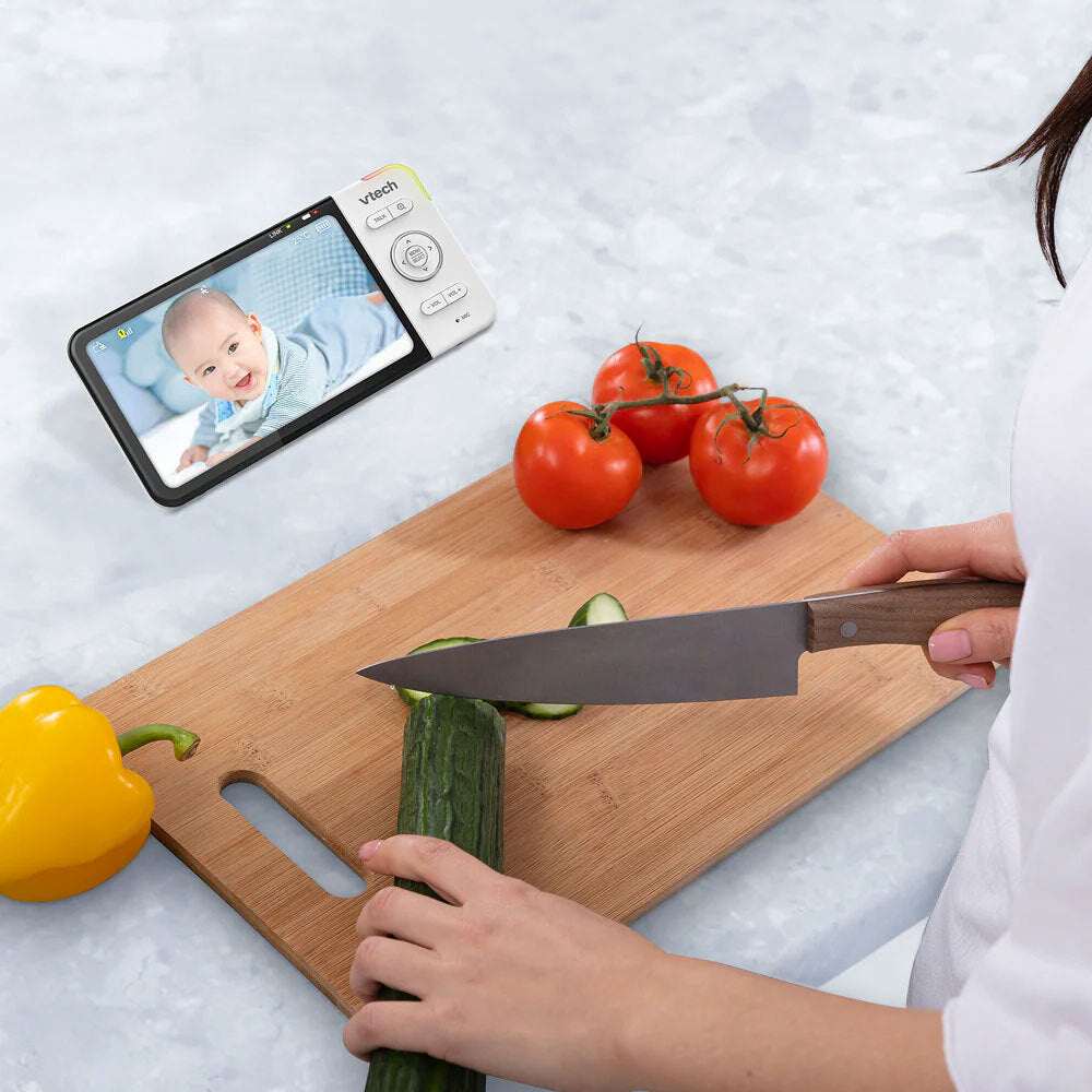 Vtech 5 Inch Smart HD Pan & Tilt Video Baby Monitor With Remote Access 720p — image 2