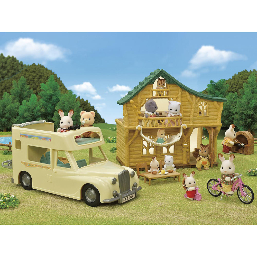 Sylvanian Families Family Campervan Kids Miniature Collectible Toy 3y+ (19 Pieces) — image 2