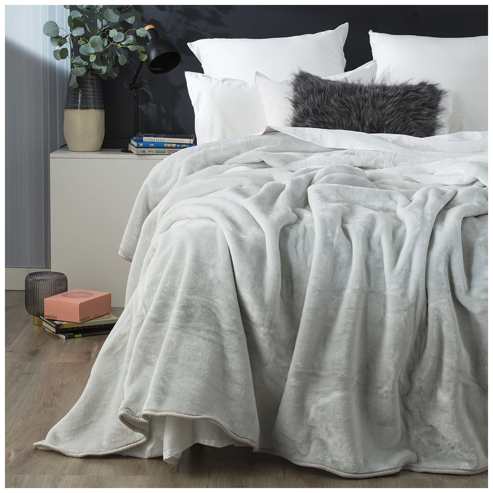 Renee Taylor 220x240cm Soft Warm Mink Blanket/Throw Heavy Weight Acrylic Dove