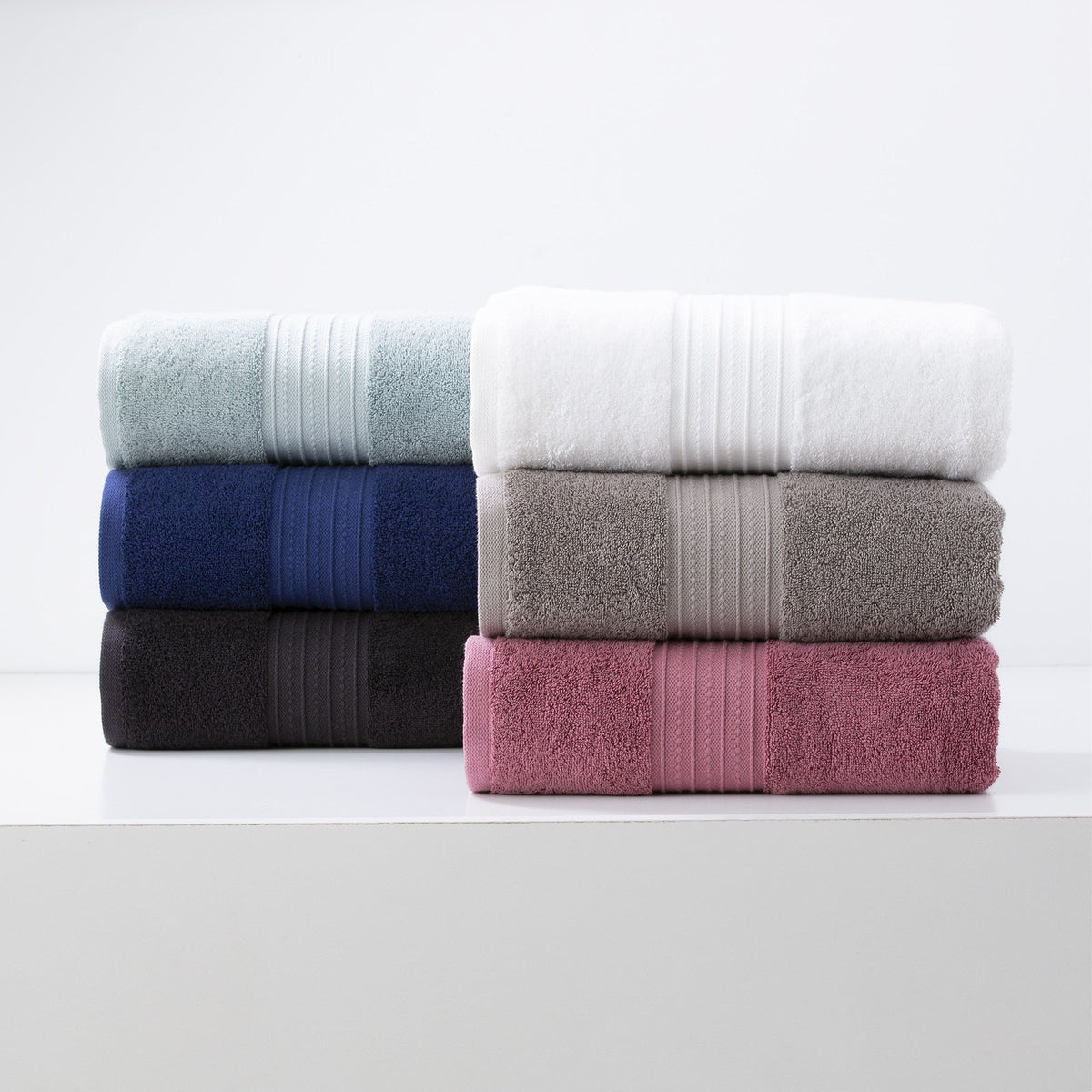 Renee Taylor Brentwood Toilet/Bath Towel Low Twist 650 GSM Cotton Bright (4 Pieces) — image 2