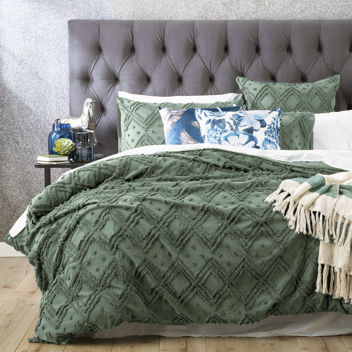 Park Avenue Medallion King Bed Quilt Cover Set/Pillowcase Vintage Washed Tufted Cotton Sage