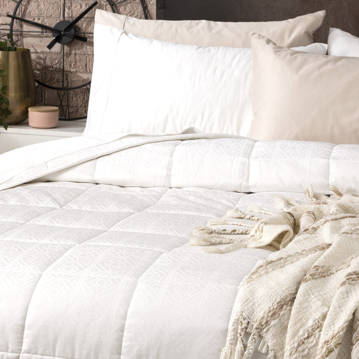 Ddecor Home Mosaic Queen Bed Comforter Set 500TC Cotton Jacquard Bedding White — image 2