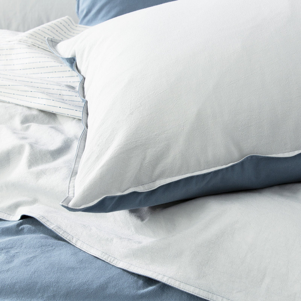 Renee Taylor Essentials Super King Bed Quilt Cover VT Stone Washed Reversible BL — image 3