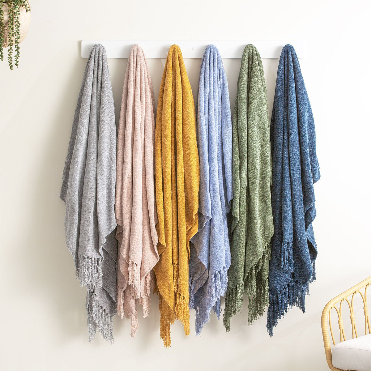 Renee Taylor Newland Silverline Chenille Polyester 130x170cm Throw Plush Blanket — image 2