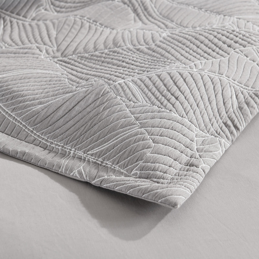 Renee Taylor Bengali Jacquard Queen Quilt Cover w/ Pillowcase Bedding Set Silver — image 3