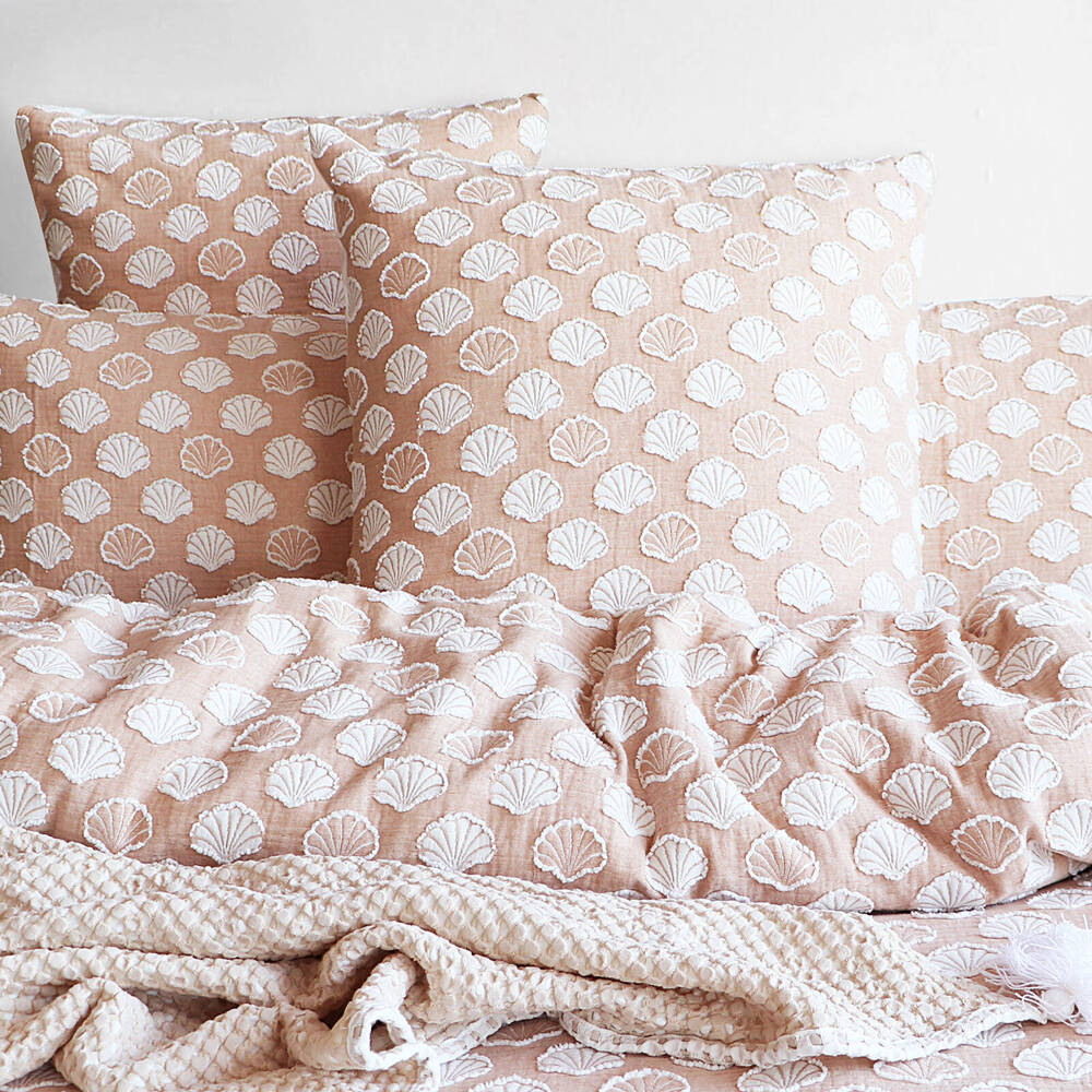 Renee Taylor Ariel Chenille Tufted Jacquard Quilt Set — image 3