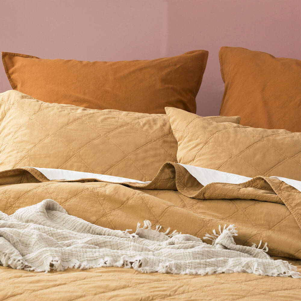 Renee Taylor Single/Double Attwood Vintage Cotton Quilted Coverlet Set Wood — image 2