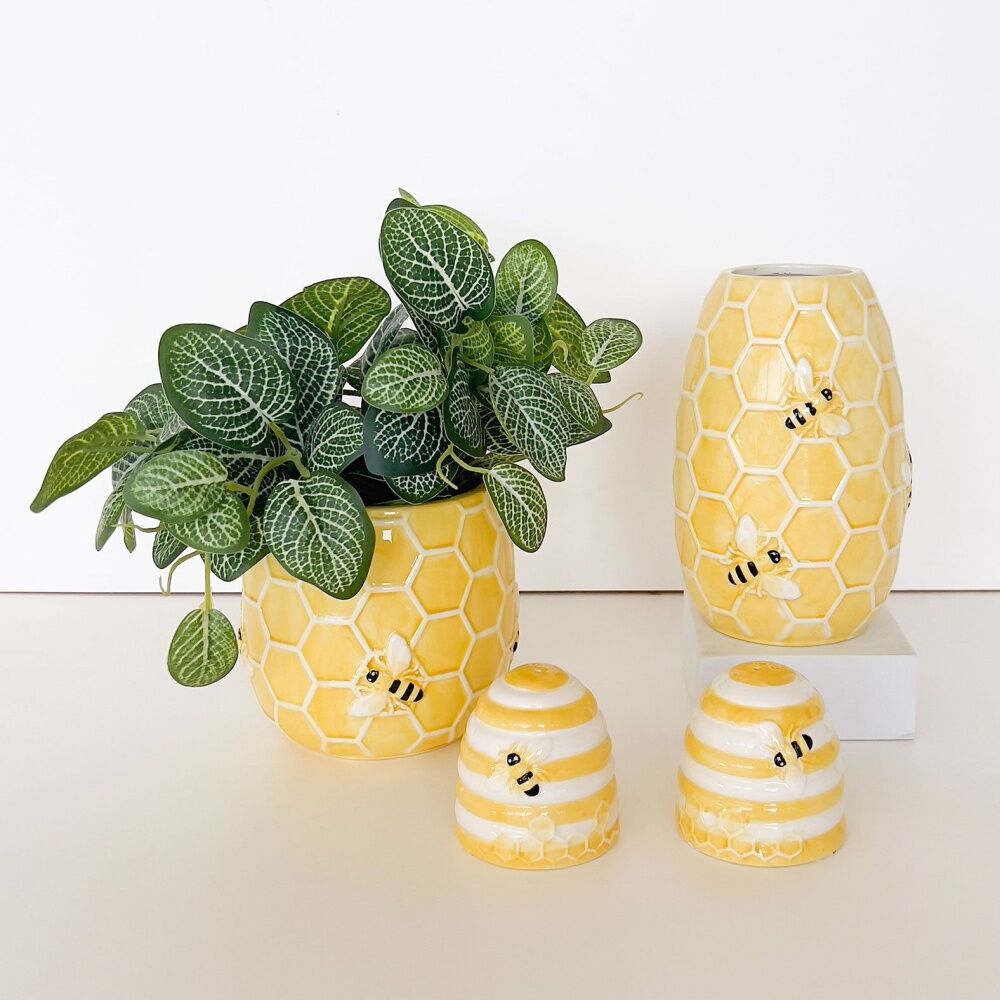 Urban Bee Hive Salt Pepper Shakers Yellow Serveware Home Kitchen Decor 7cm — image 2