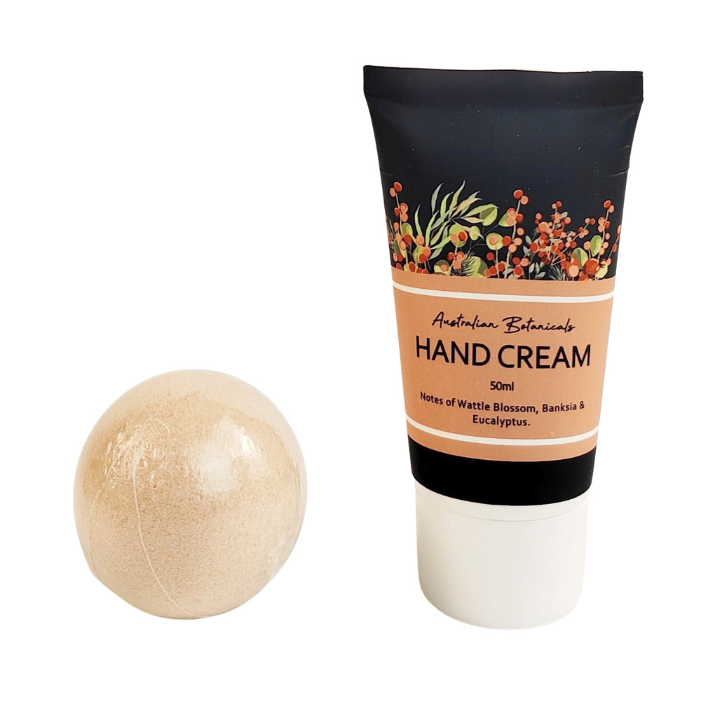 Urban Evie Floral 50g Bath Bomb & 50ml Moisturising Hand Cream Care Set Navy (2 Pieces) — image 3