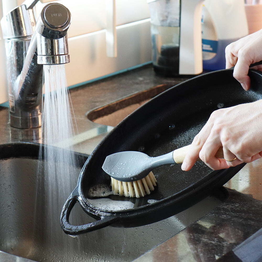 Eco Basics Cast Iron Pan/Pot Brush Kitchen Dish Cleaning Scrub w/ Long Handle (2 Pack) — image 7