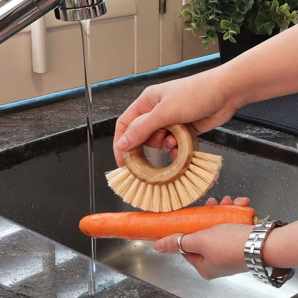Eco Basics 10cm Plastic Free Vegetable/Fruit Brush Dirt/Grime Remover Scrubber — image 4